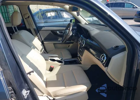 2015 Mercedes-Benz Glk 350 4Matic z USA, uszkodzony, nr VIN WDCGG8JB7FG441353